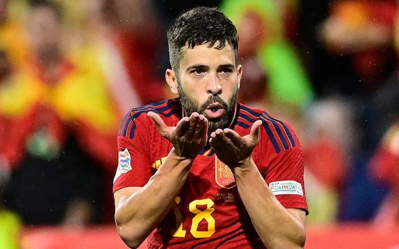 Jordi Alba thuộc top 1 hậu vệ giỏi nhất 